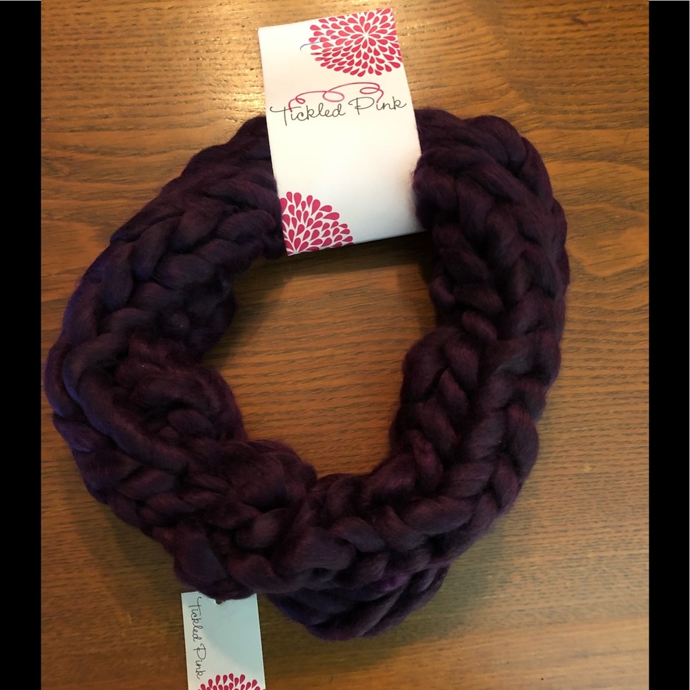 NWT Deep Purple chunky knit cowl